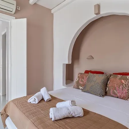 Ninemia Tinos Grand 205 Aparthotel 3*